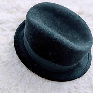 H&M black wool hat size 56